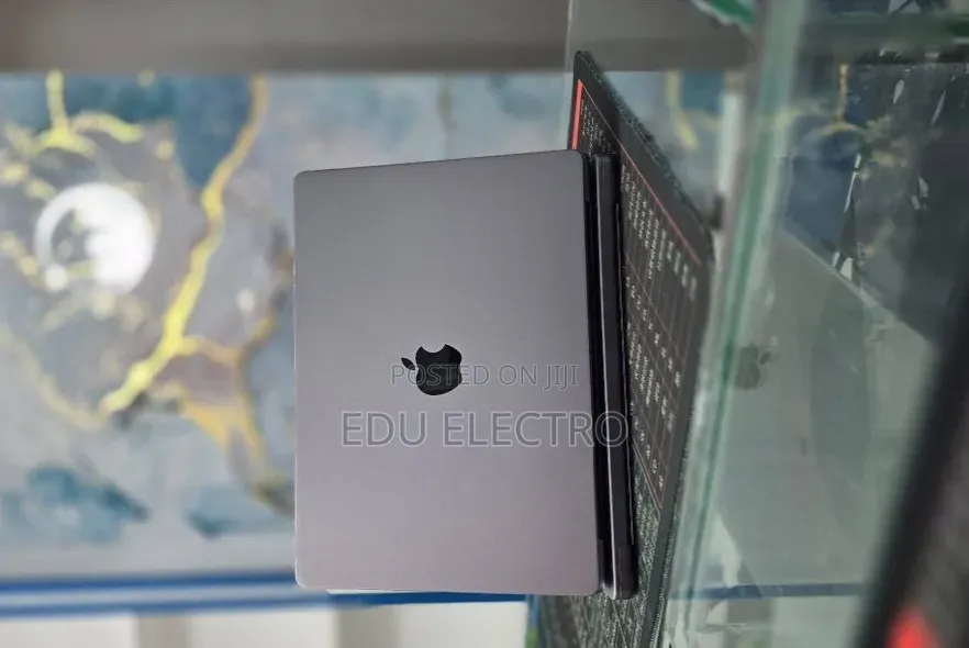 New Laptop Apple MacBook Pro 2021 M1 32GB Apple M1 Pro SSD 512GB