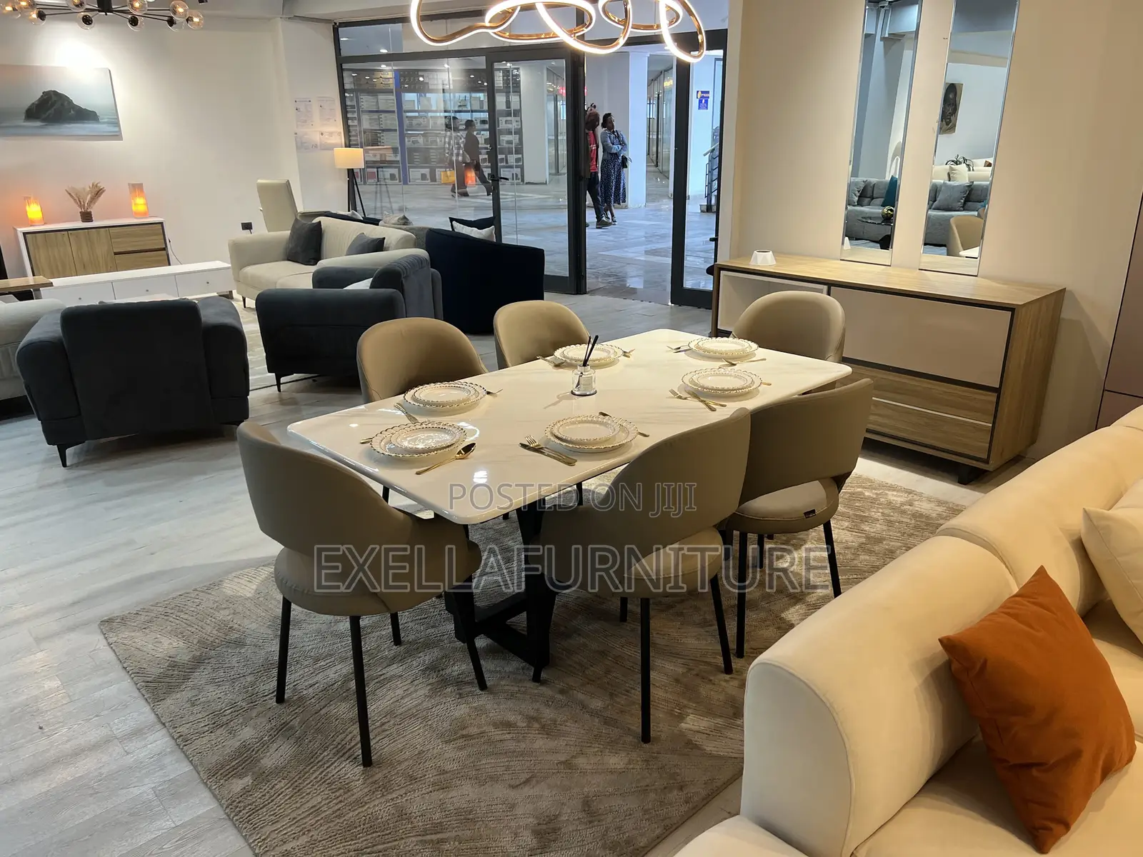 Dining Table 8 or 6 Seater | ባለ 8 አልያም ባለ 6 መቀመጫ የመመገቢያ ጠረቤዛ