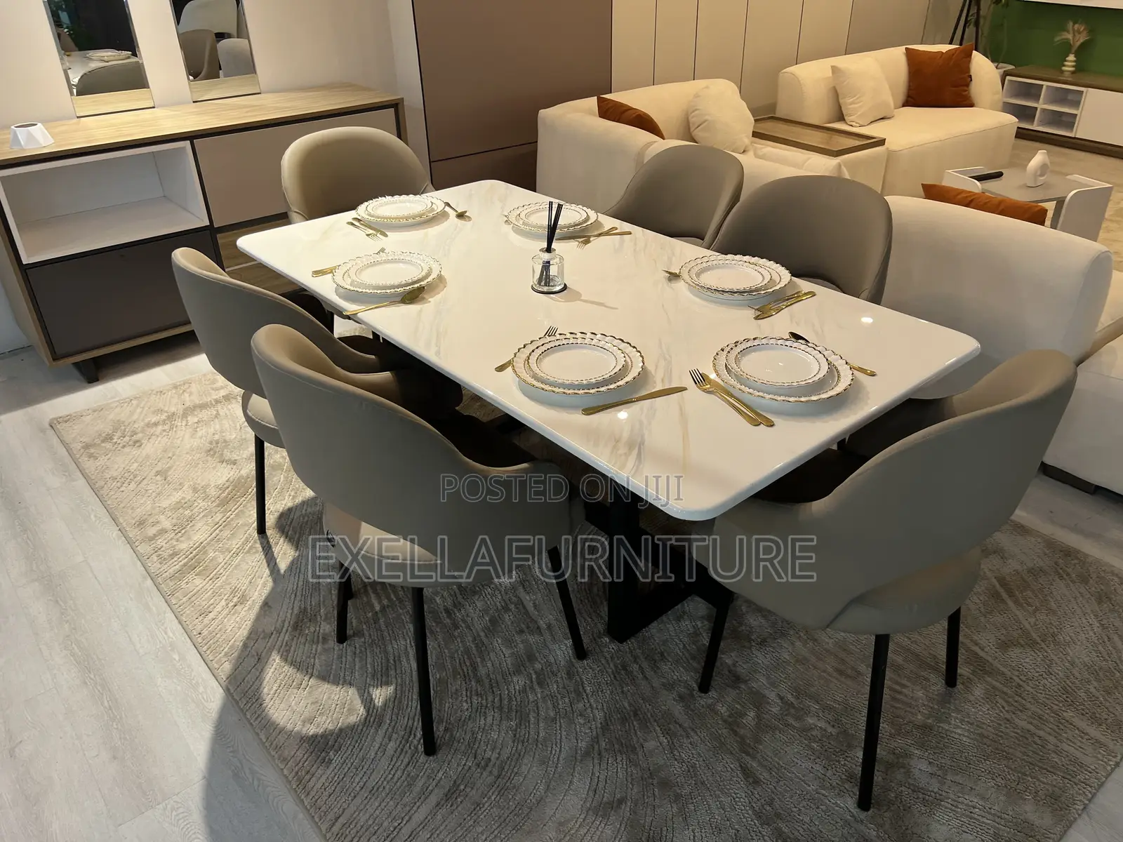 Dining Table 8 or 6 Seater | ባለ 8 አልያም ባለ 6 መቀመጫ የመመገቢያ ጠረቤዛ