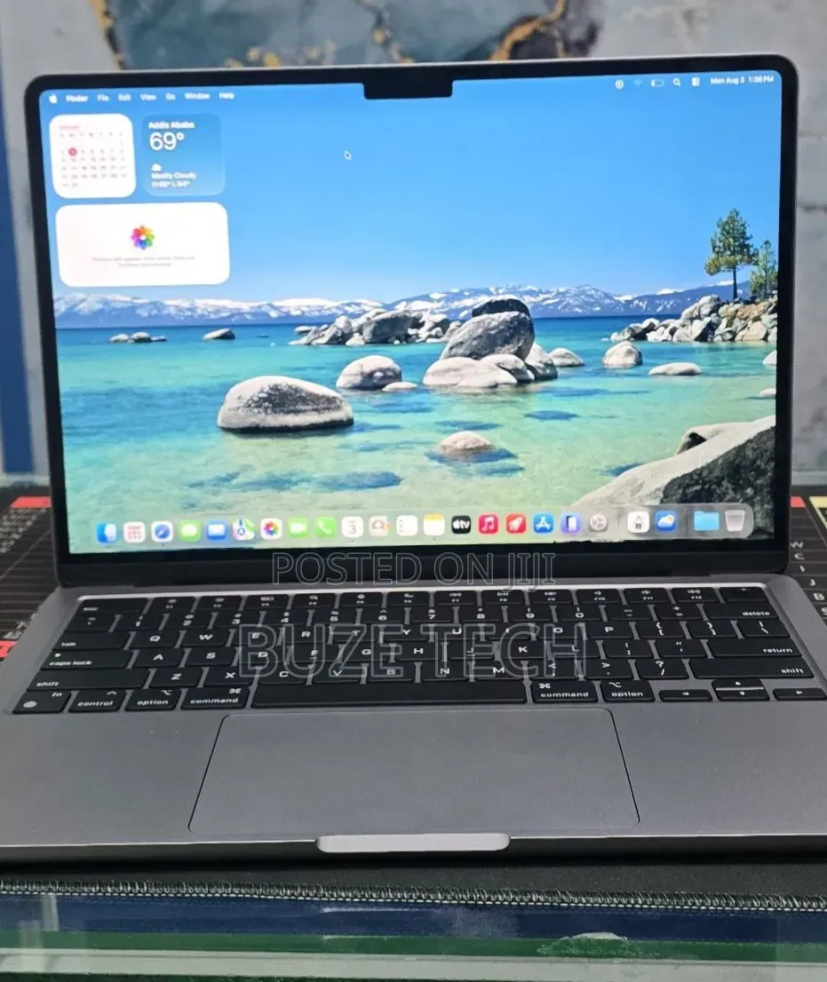New Laptop Apple MacBook Air 2022 M2 16GB Apple M2 SSD 512GB