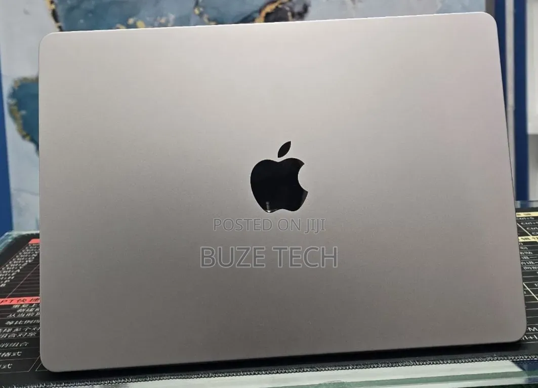 New Laptop Apple MacBook Air 2022 M2 16GB Apple M2 SSD 512GB