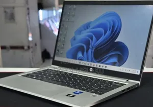 New Laptop HP EliteBook 830 G9 16GB Intel Core i5 SSD 512GB