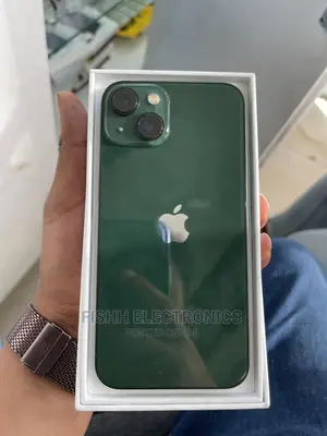 Photo - New Apple iPhone 13 128 GB Green