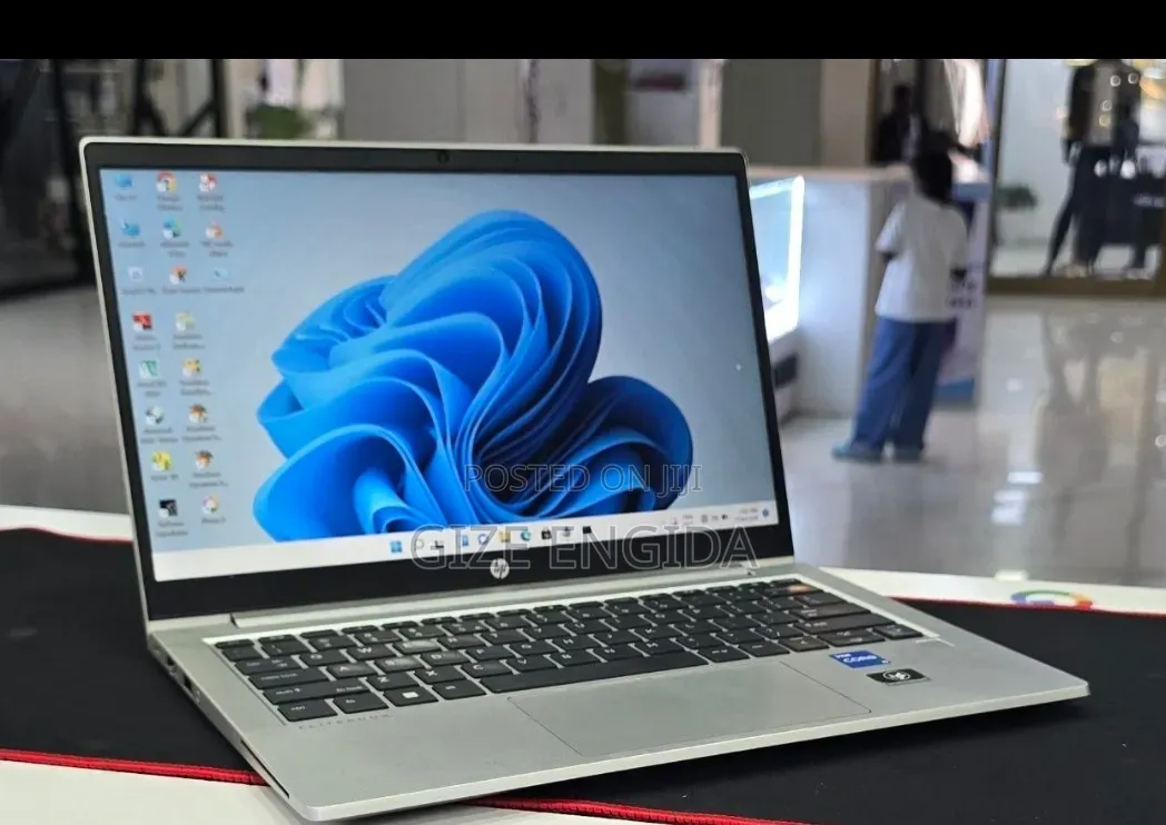 New Laptop HP EliteBook 830 G9 16GB Intel Core i7 SSD 512GB