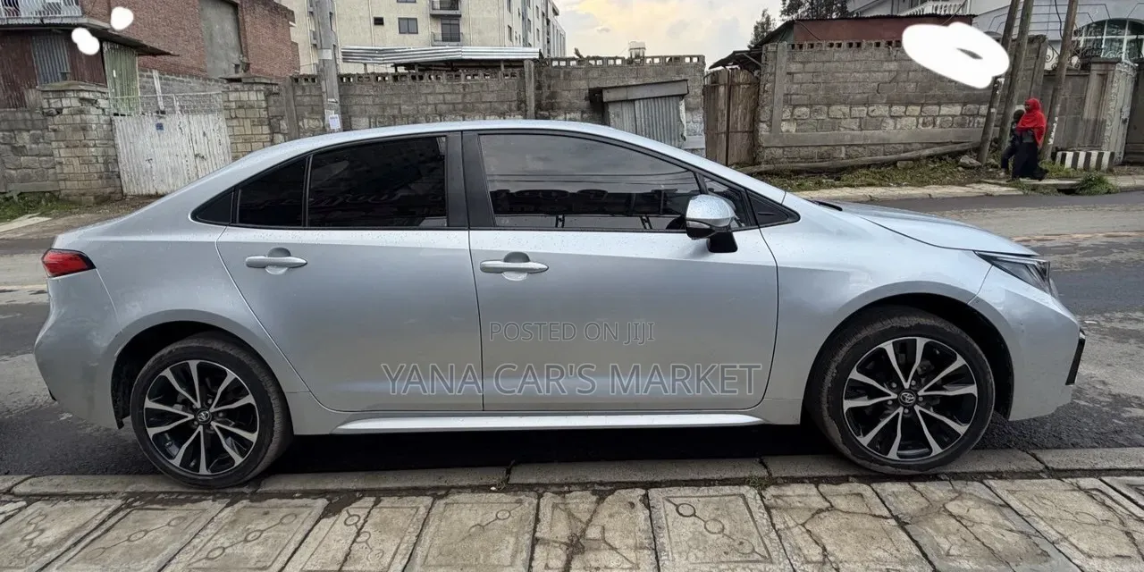 Toyota Corolla 2022 Gray