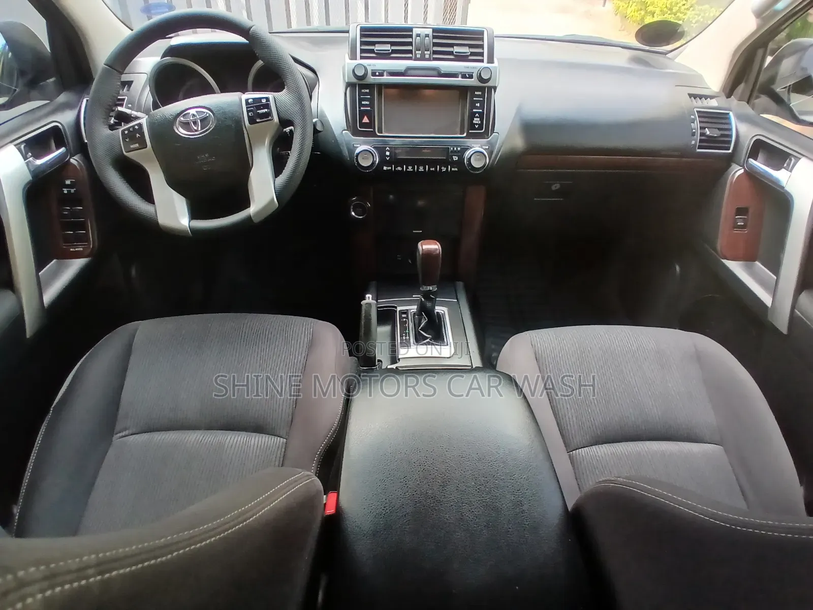 Toyota Land Cruiser Prado 2017 White