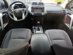 Toyota Land Cruiser Prado 2017 White