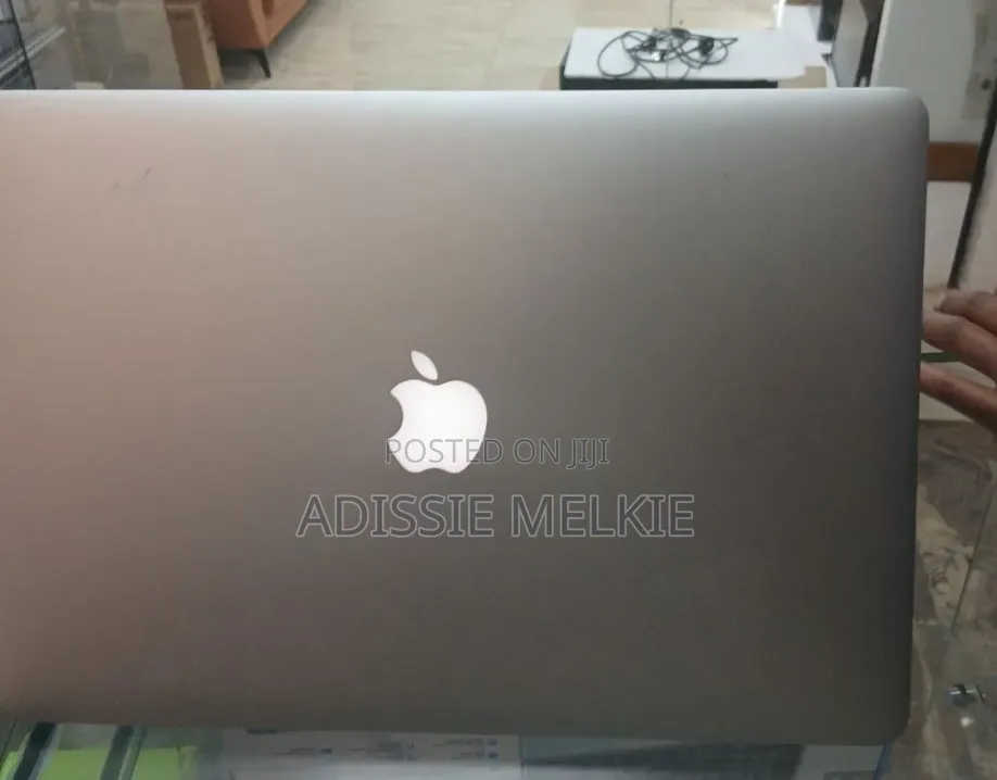 New Laptop Apple MacBook Pro 2015 12GB SSD 128GB