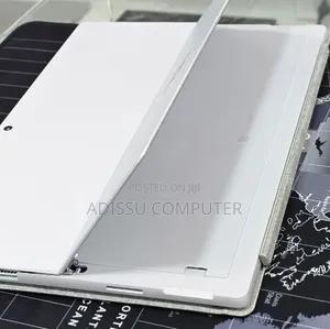 New Laptop Microsoft Surface 16GB Intel Core i5 SSD 256GB