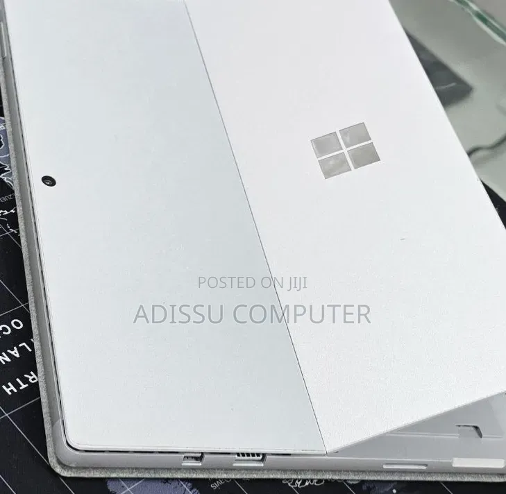 New Laptop Microsoft Surface 16GB Intel Core i5 SSD 256GB