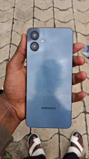 New Samsung Galaxy A06 64 GB Blue
