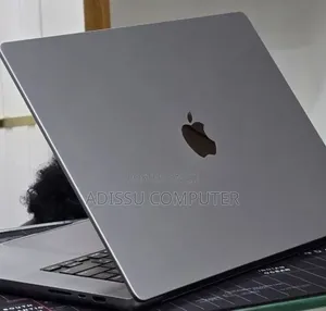 New Laptop Apple MacBook Pro 2019 32GB Apple M1 Pro SSD 512GB
