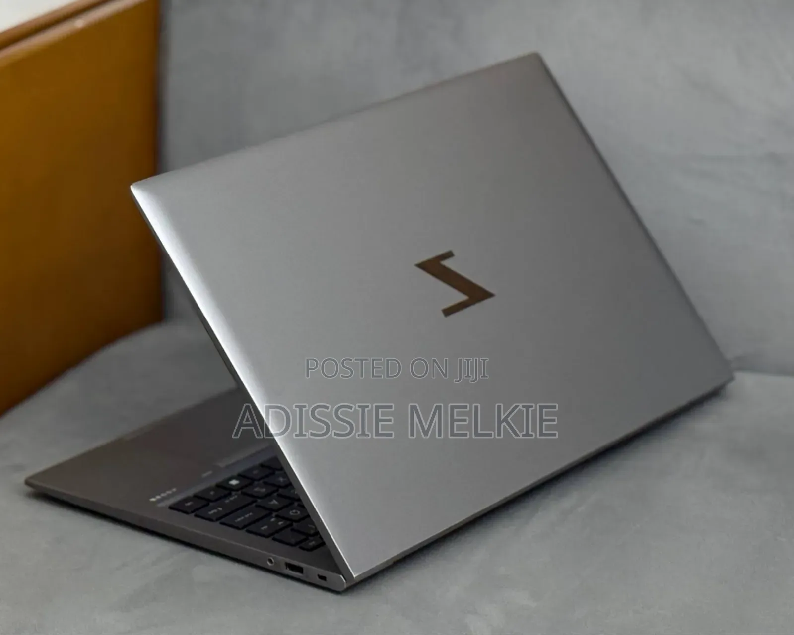 New Laptop HP ZBook Firefly G8 16GB Intel Core i7 SSD 512GB
