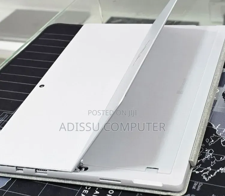 New Laptop Microsoft Surface 16GB Intel Core i5 SSD 256GB