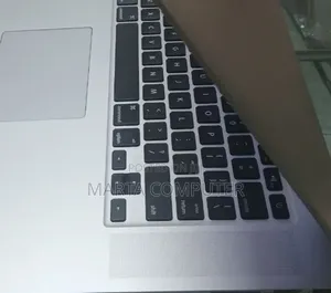 New Laptop Apple MacBook Pro 2015 8GB SSD 128GB