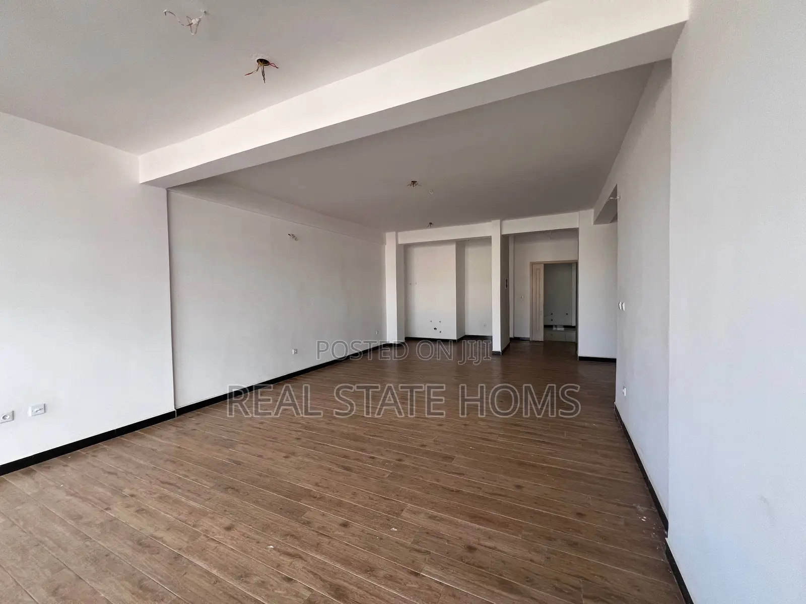 Furnished 5bdrm Apartment in Gh, Yeka for sale