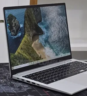 New Laptop Samsung Galaxy Book4 16GB Intel Core i7 SSD 512GB