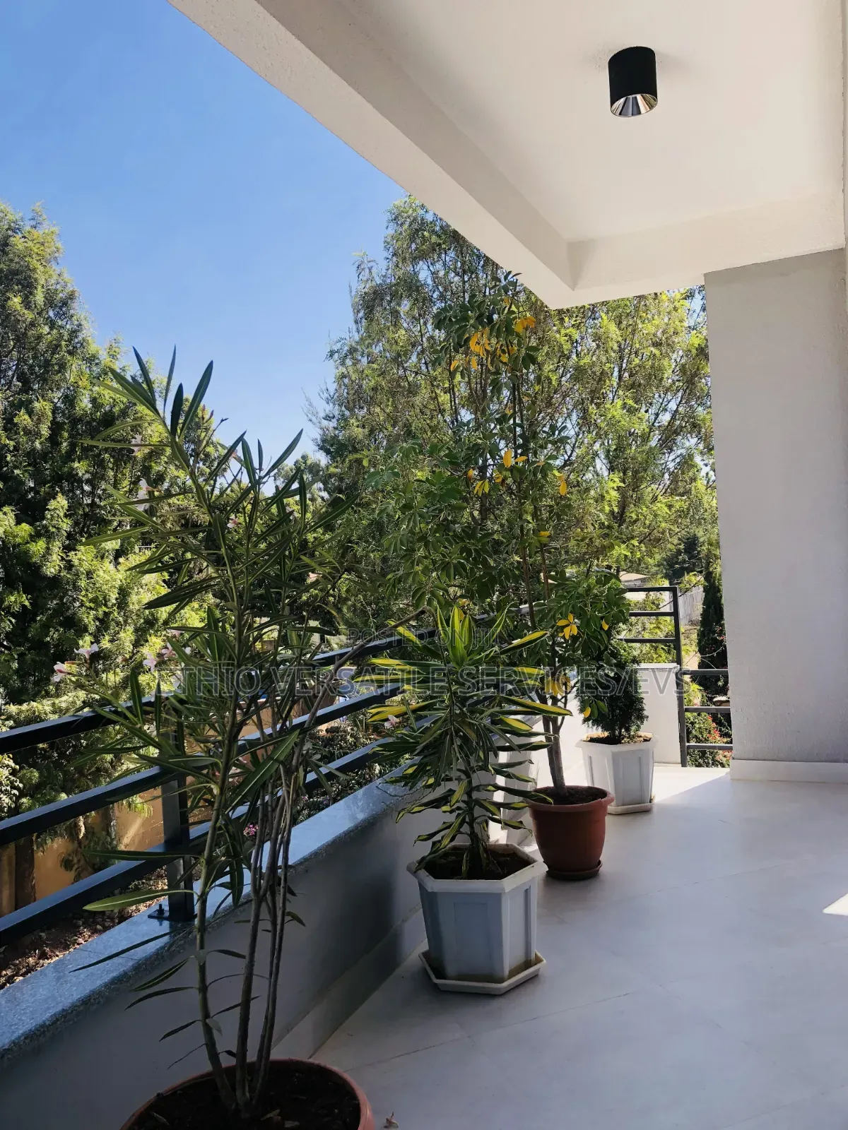 Furnished 5bdrm House in Private, Yeka for sale