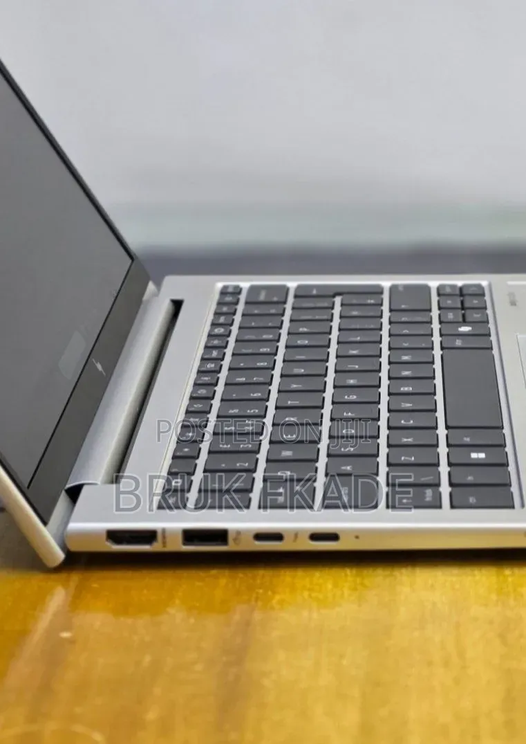New Laptop HP Elitebook 830 G11 16GB AMD Ryzen 7 SSD 512GB