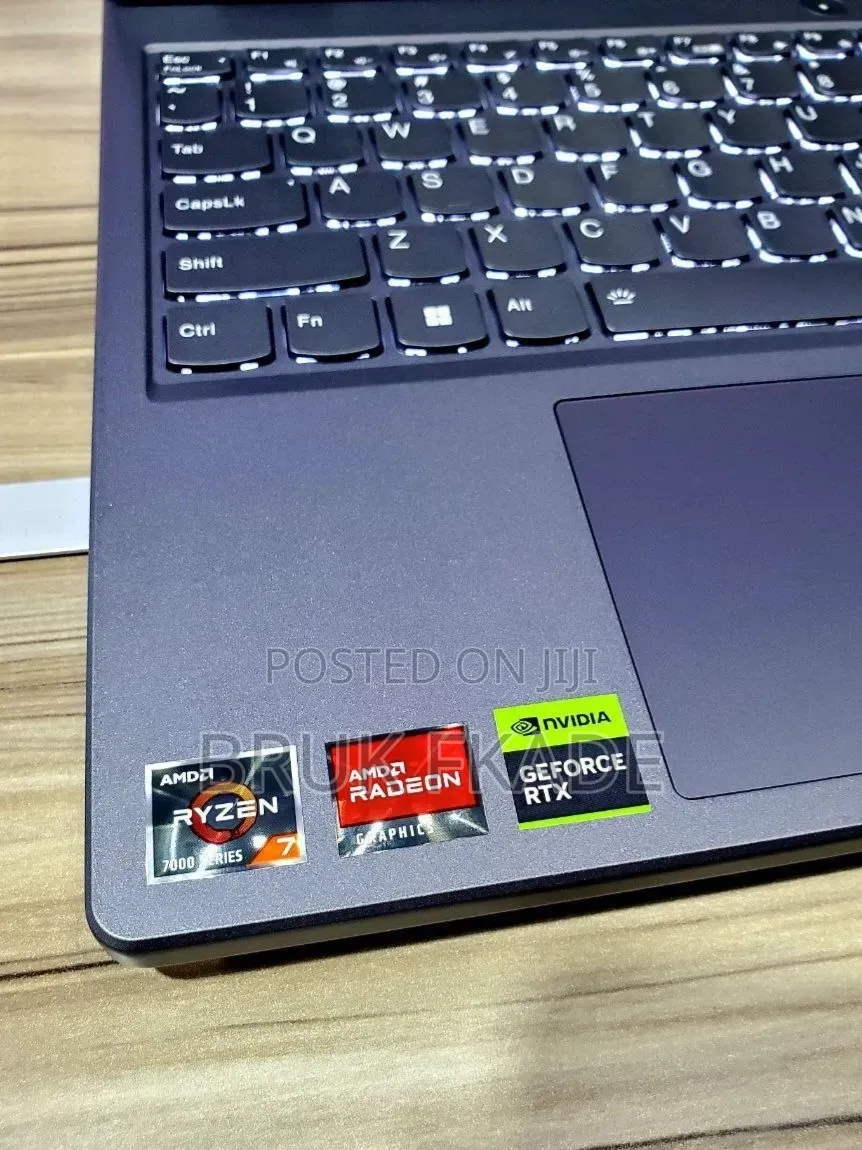 New Laptop Lenovo Legion 5 16GB AMD Ryzen 7 SSD 512GB