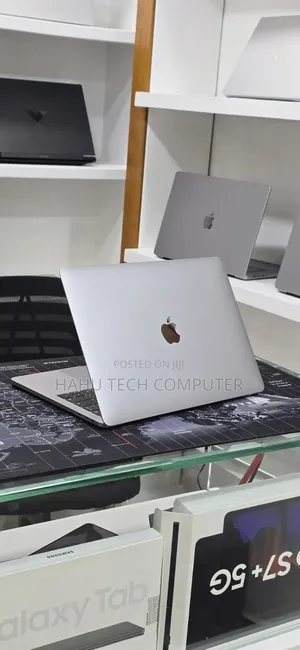 New Laptop Apple MacBook Pro 2019 16GB Intel Core i7 SSD 256GB