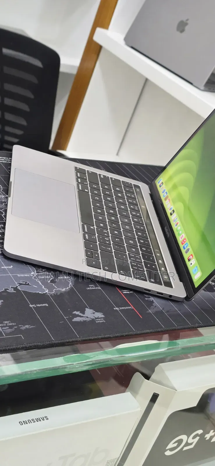 New Laptop Apple MacBook Pro 2019 16GB Intel Core i7 SSD 256GB