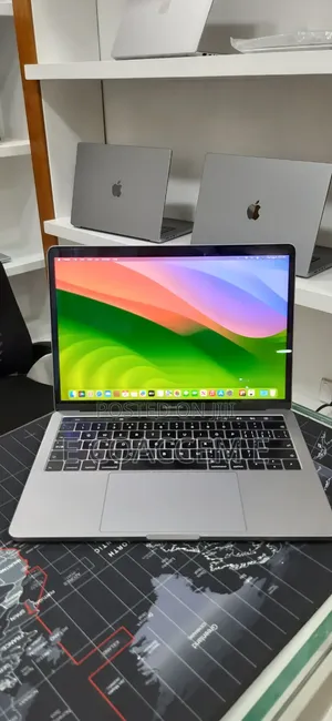 New Laptop Apple MacBook 16GB Intel Core i7 SSD 256GB