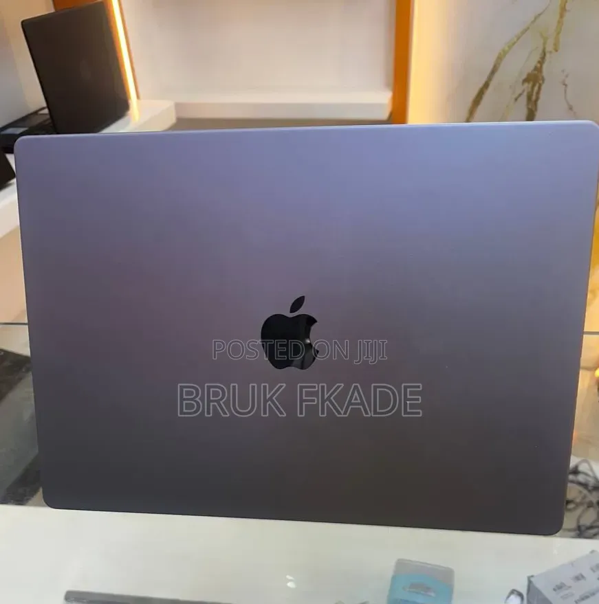 New Laptop Apple MacBook Pro 2021 M1 16GB Apple M1 Pro SSD 512GB