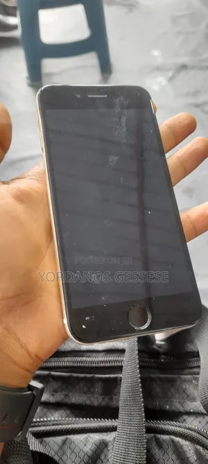 Apple iPhone 6 16 GB Gold