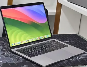 New Laptop Apple MacBook Pro 2019 16GB Intel Core i7 SSD 256GB