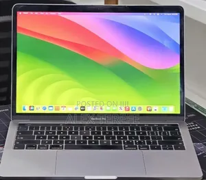 New Laptop Apple MacBook Pro 2019 16GB Intel Core i7 SSD 256GB