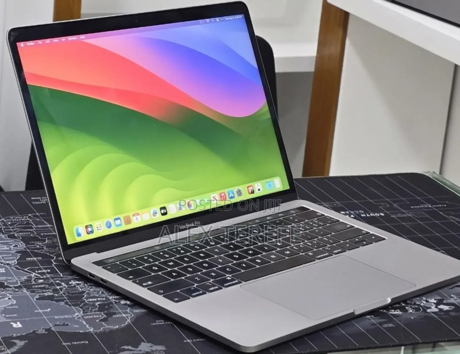 New Laptop Apple MacBook Pro 2019 16GB Intel Core i7 SSD 256GB