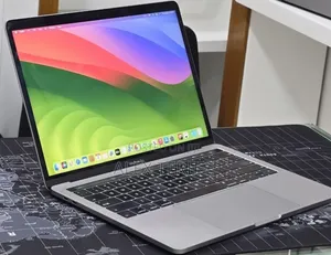 New Laptop Apple MacBook Pro 2019 16GB Intel Core i7 SSD 256GB