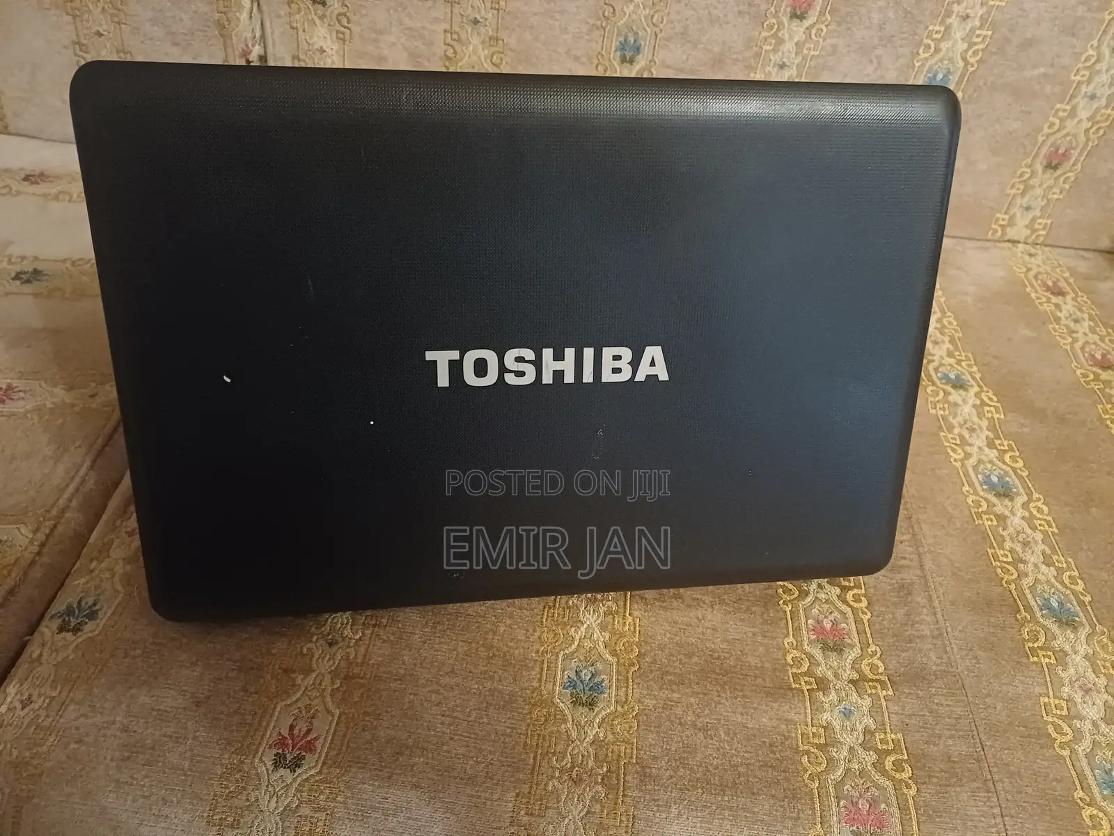 Laptop Toshiba Satellite C665 4GB Intel Core i3 HDD+SSD 500GB