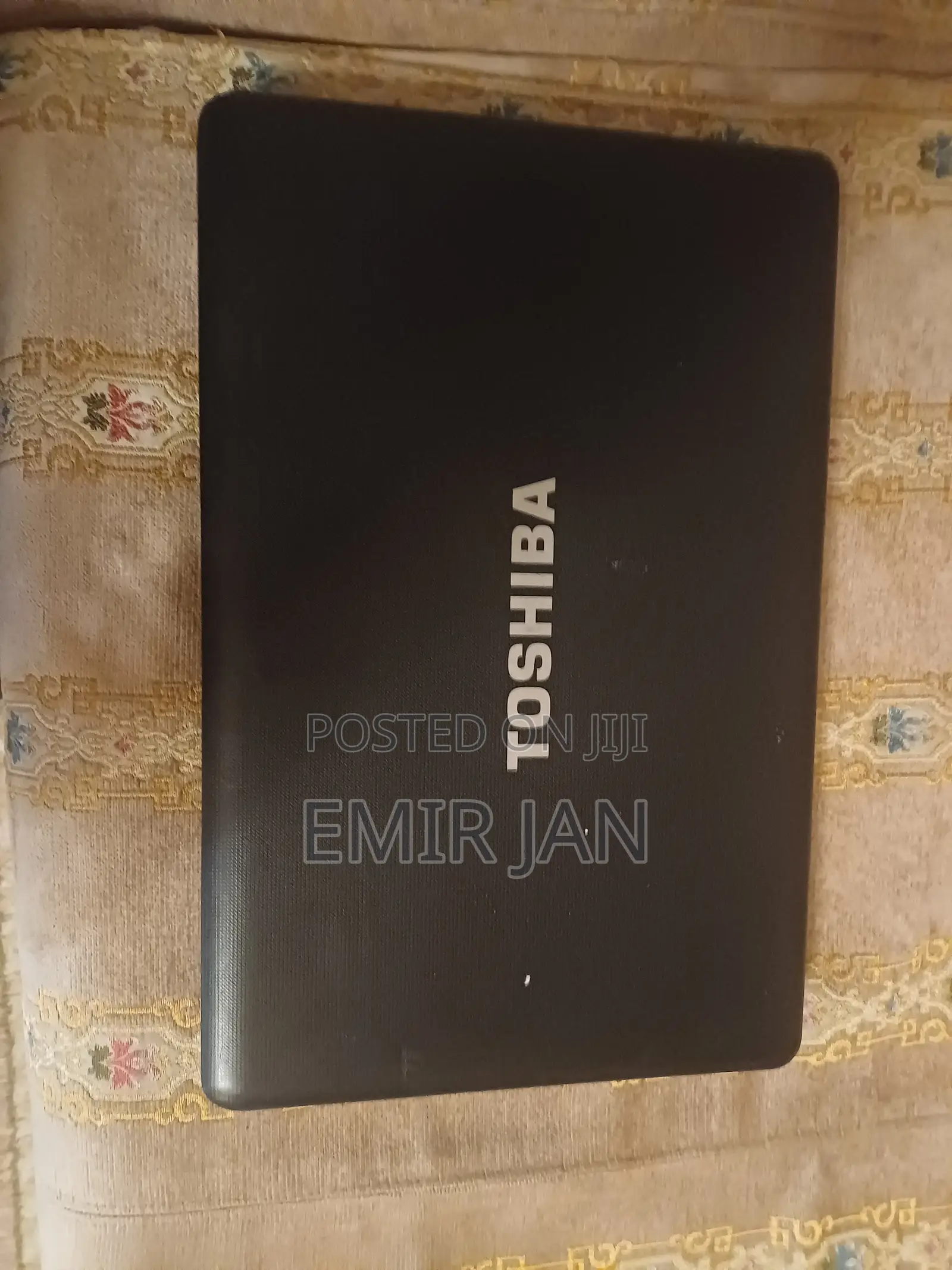 Laptop Toshiba Satellite C665 4GB Intel Core i3 HDD+SSD 500GB