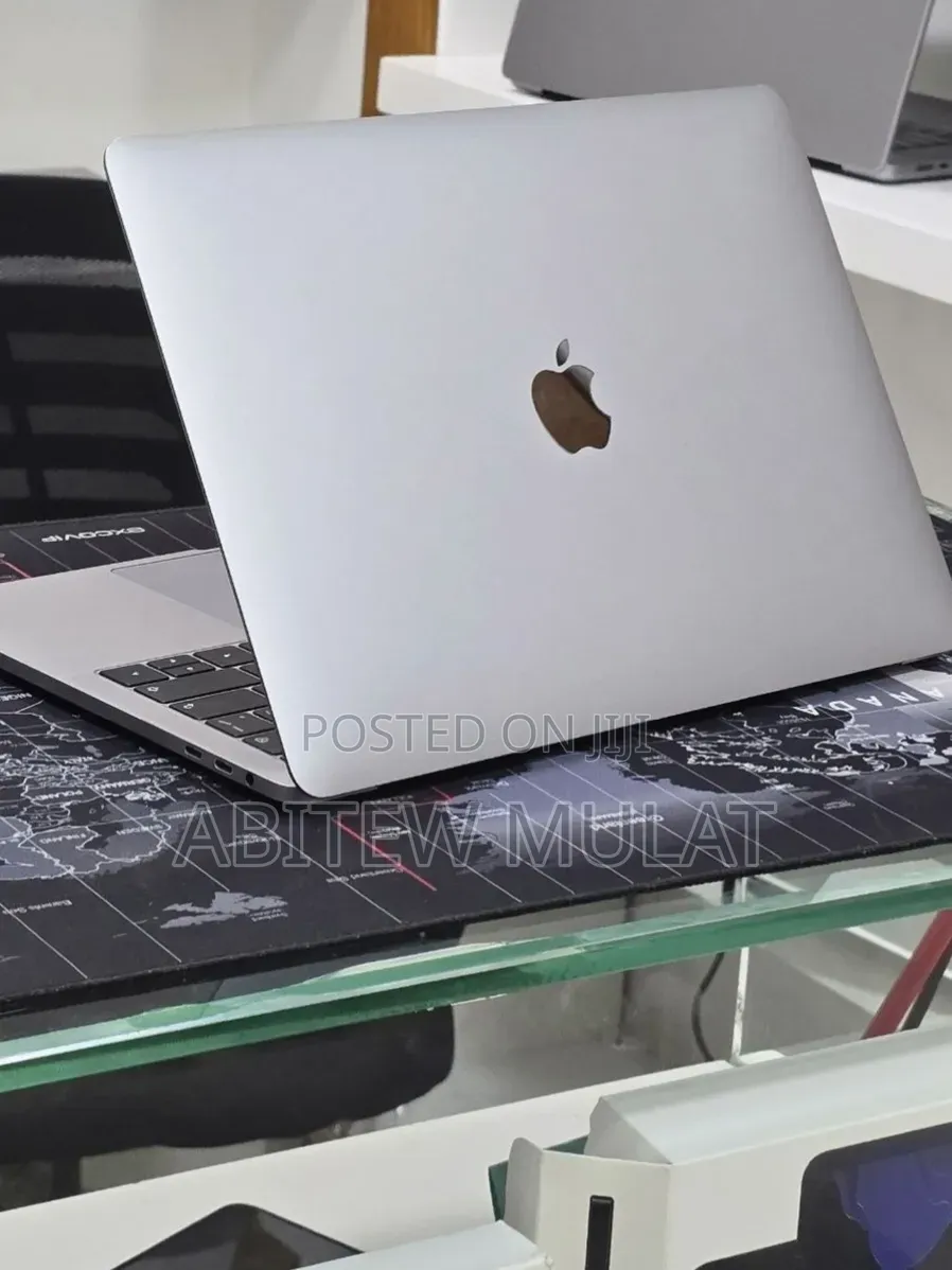New Laptop Apple MacBook Pro 2019 16GB Intel Core i7 SSD 256GB