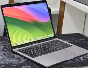 New Laptop Apple MacBook Pro 2019 16GB Intel Core i7 SSD 256GB