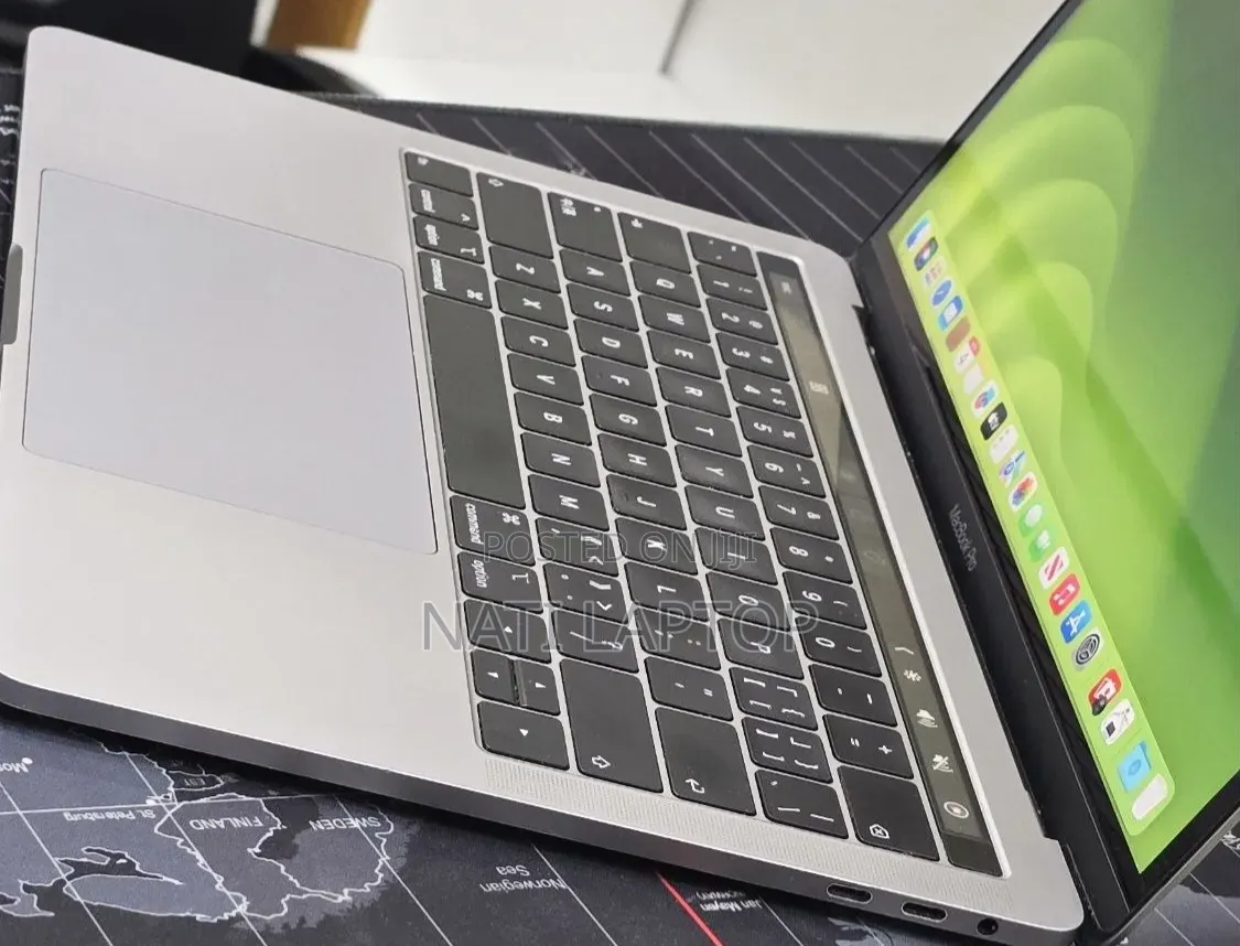 New Laptop Apple MacBook Pro 2019 16GB Intel Core i7 SSD 256GB