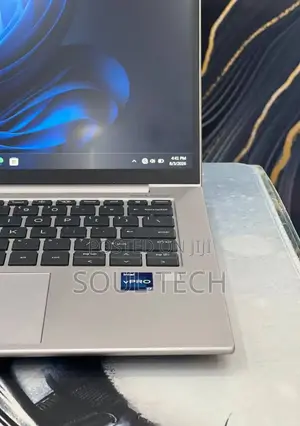 New Laptop HP ZBook Firefly 14 G10 16GB Intel Core i7 SSD 512GB