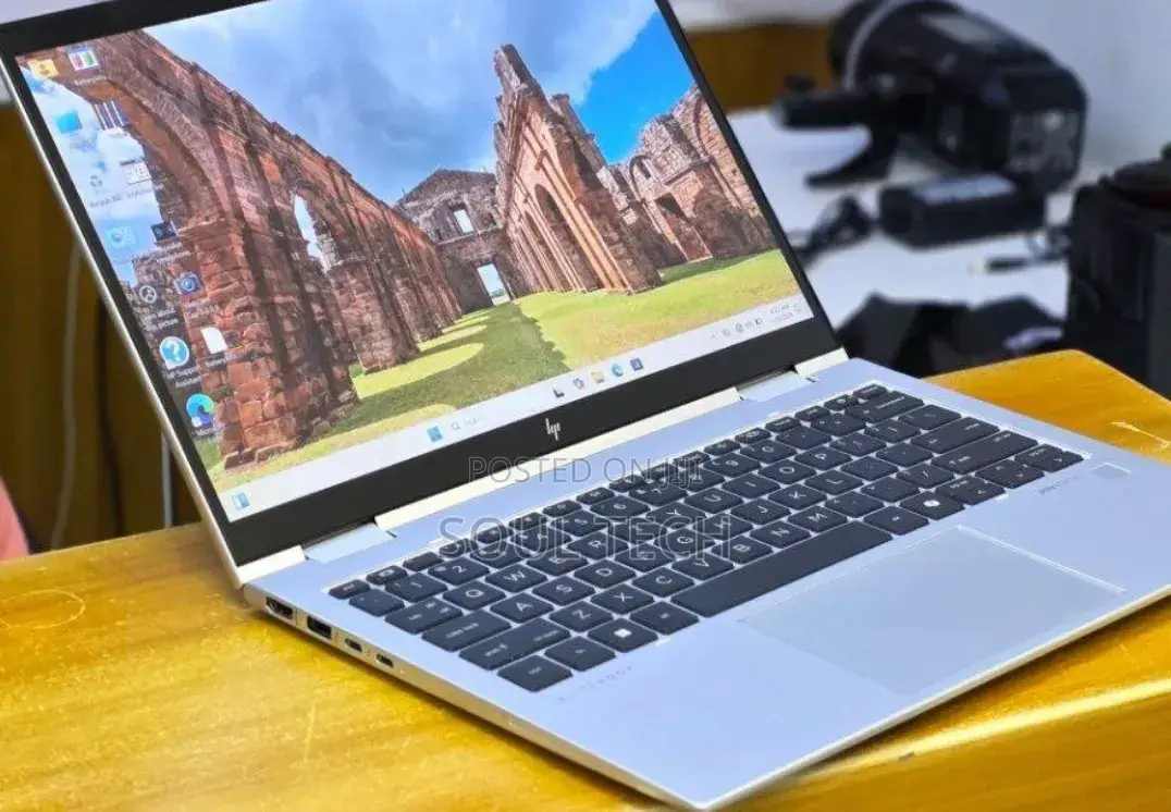 New Laptop HP Elitebook 830 G11 16GB Intel Core Ultra 7 SSD 512GB