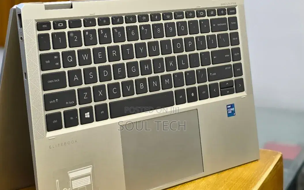 New Laptop HP EliteBook 1040 G8 16GB Intel Core i7 SSD 512GB