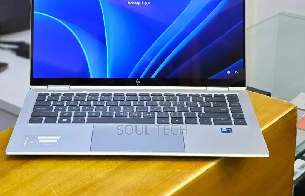 New Laptop HP EliteBook 1040 G8 16GB Intel Core i7 SSD 512GB