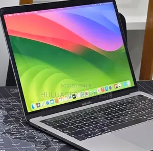 New Laptop Apple MacBook Pro 2019 16GB Intel Core i7 SSD 256GB