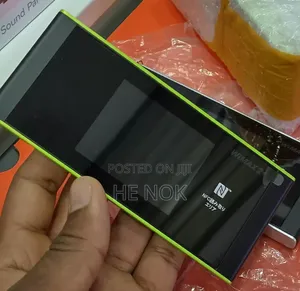 Huawei W05 Touch Screen Portable Wireless Router