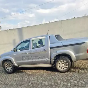 Toyota Hilux 2015 Silver