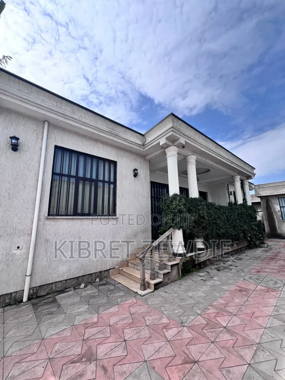 Furnished 8bdrm House in Kibert Zewdie, Bole for sale