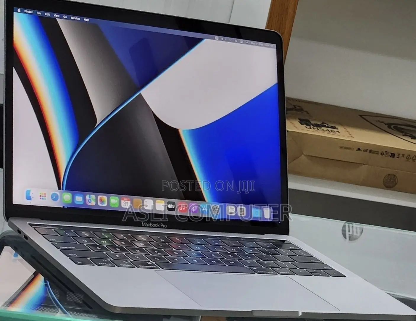 New Laptop Apple MacBook Pro 2019 16GB Intel Core i7 SSD 512GB