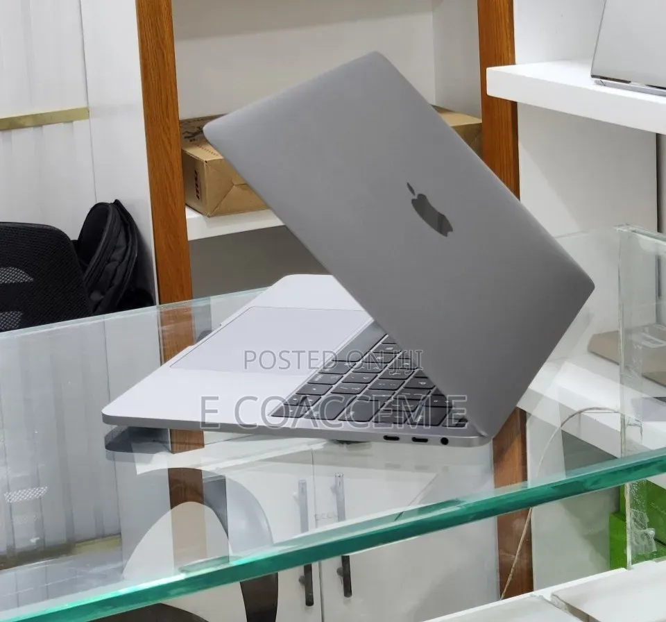 New Laptop Apple MacBook 16GB Intel Core i7 SSD 512GB