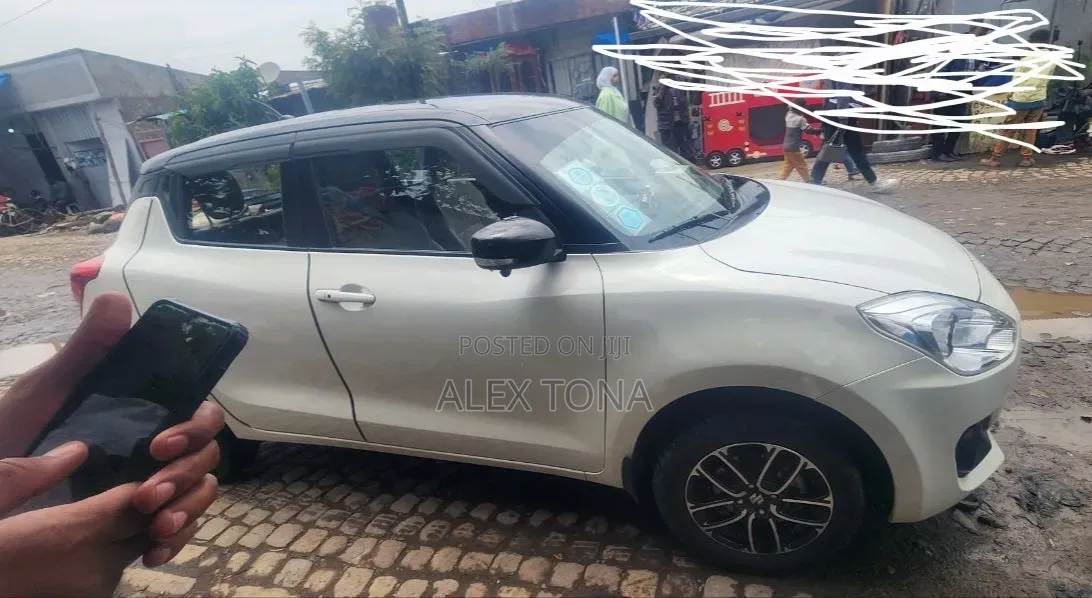 Suzuki Swift 2022 White