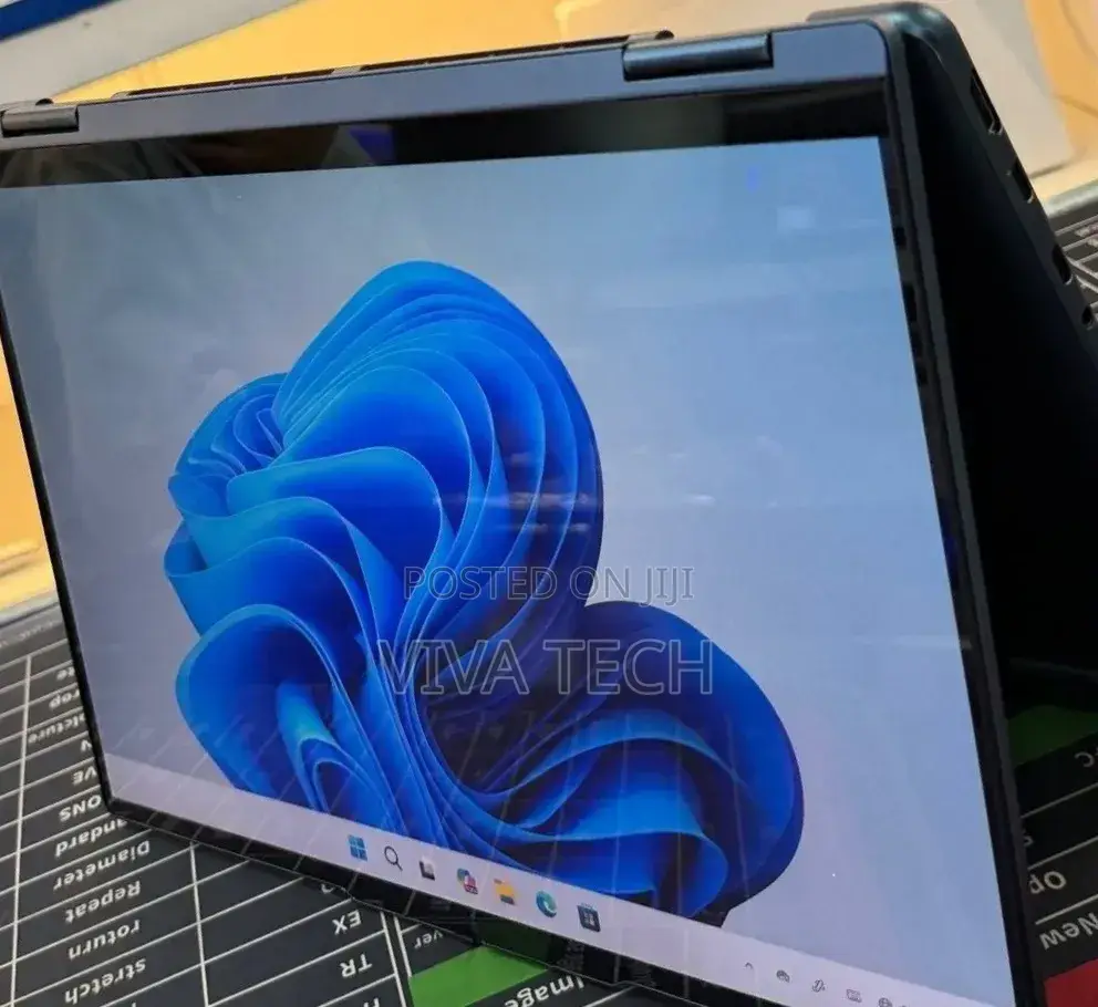 New Laptop Lenovo Yoga 7 15ITL5 16GB Intel Core i7 SSD 512GB